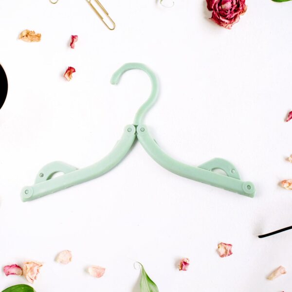 04_f2d4ccc9-8a62-433d-a58e-4246bd84e10c.jpg Travel Hangers, Portable Folding Clothes Hangers (4 Pc / Big)