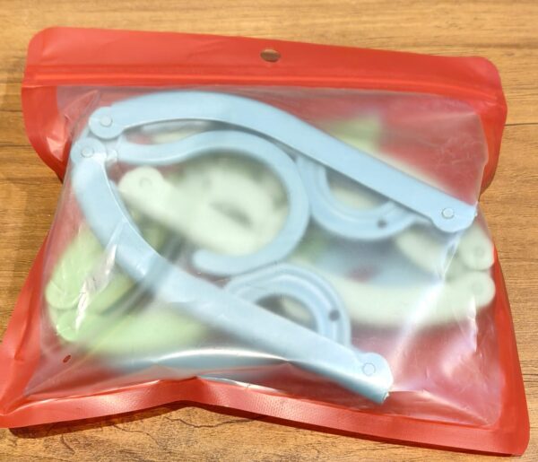 5721dad7-4777-4a92-8be9-0e314d9b603e_9489d335-53a7-4093-81f8-5d9362b785e3.jpg Travel Hangers, Portable Folding Clothes Hangers (4 Pc / Big)