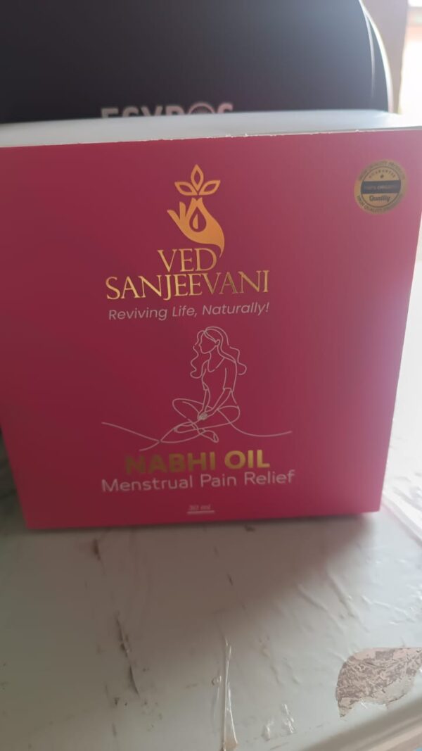 5d798dc5-f493-4476-967b-83aa5d3c9250.jpg Ved Sanjeevani Nabhi Oil for Menstrual Pain Relief (30ML / 1 Pc)