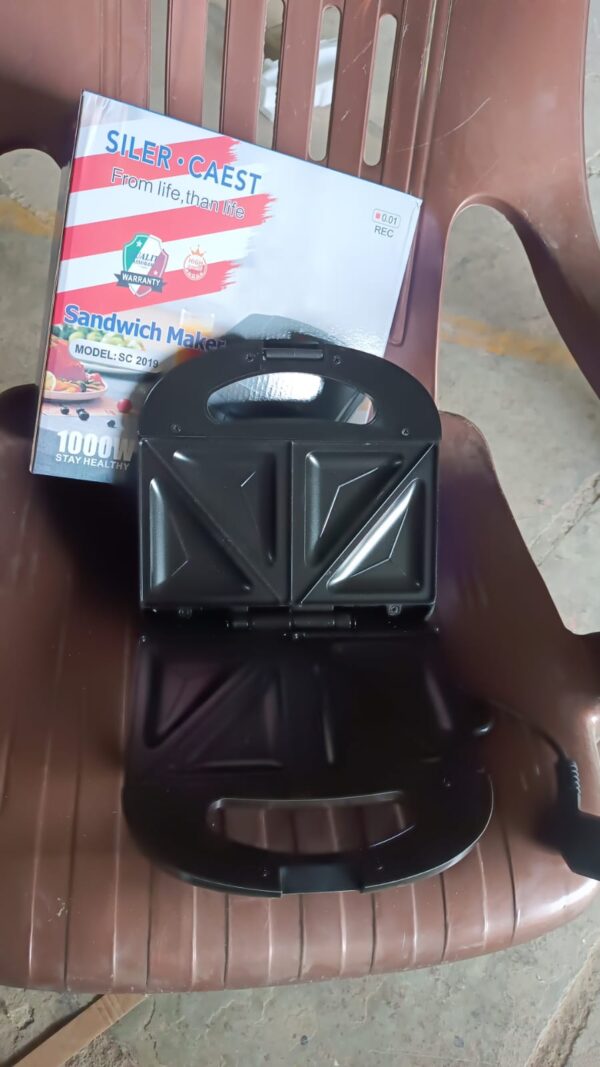 7281aebe-bce9-4ae4-8cb4-ff57c3f6a7a9.jpg Sandwich Maker Makes Sandwich Non-Stick Plates| Easy to Use with Indicator Lights Sandwich toaster