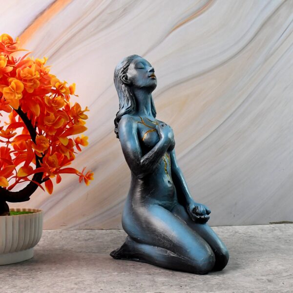 murti-03.jpg Elegant Resin Kneeling Woman Decorative Statue (1 Pc)